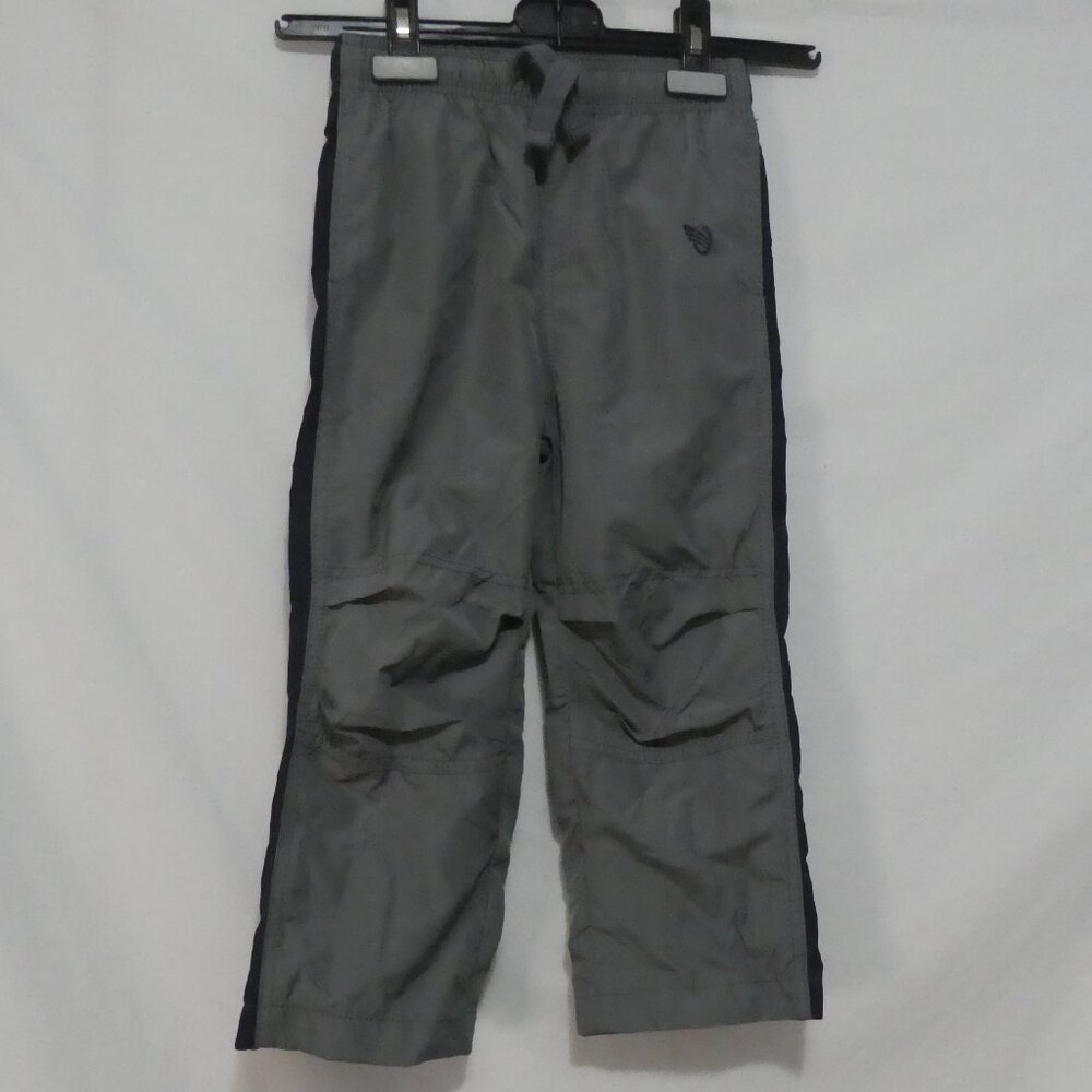 OSHKOSH B'GOSH | 5T | Grey Outdoor Exercise Pants With Navy Blue Stripe Panels
